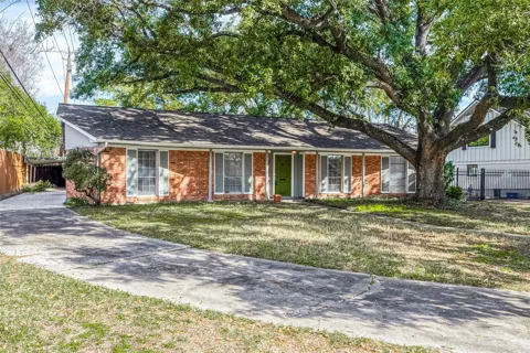 7810 Locke Lane