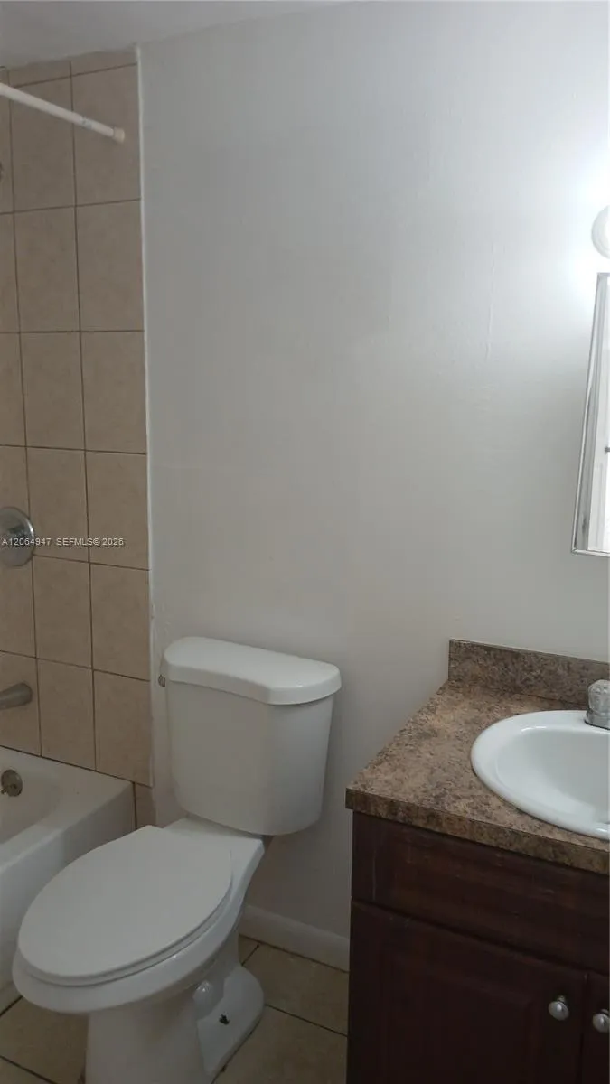 3610 NW 21st St #313 Lauderdale Lakes, FL 33311
