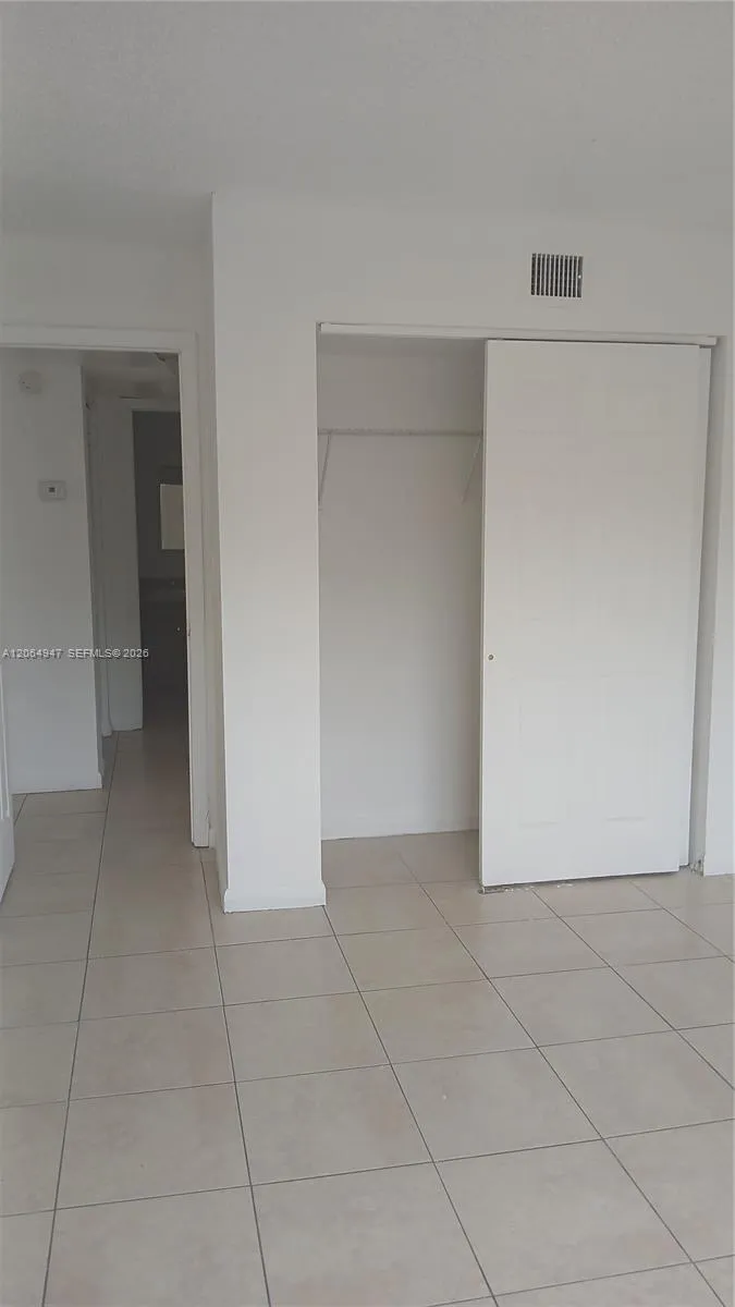 3610 NW 21st St #313 Lauderdale Lakes, FL 33311