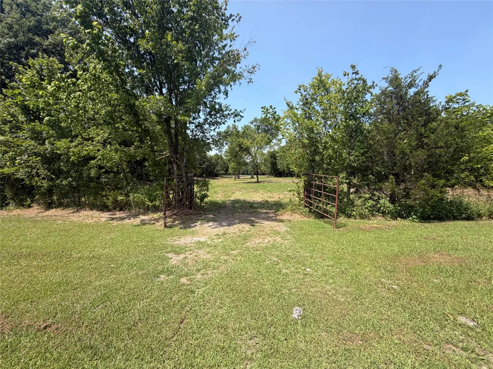 Fm 902 Howe, TX 75459