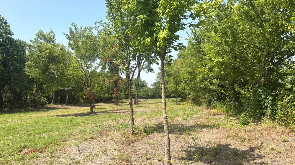 Fm 902 Howe, TX 75459
