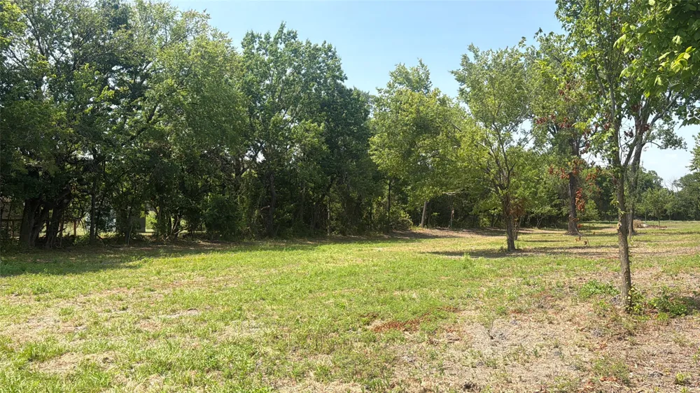 Fm 902 Howe, TX 75459