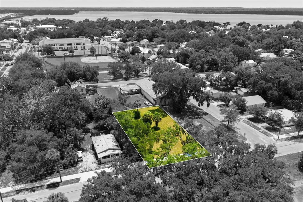 219 S 10TH STREET Palatka, FL 32177