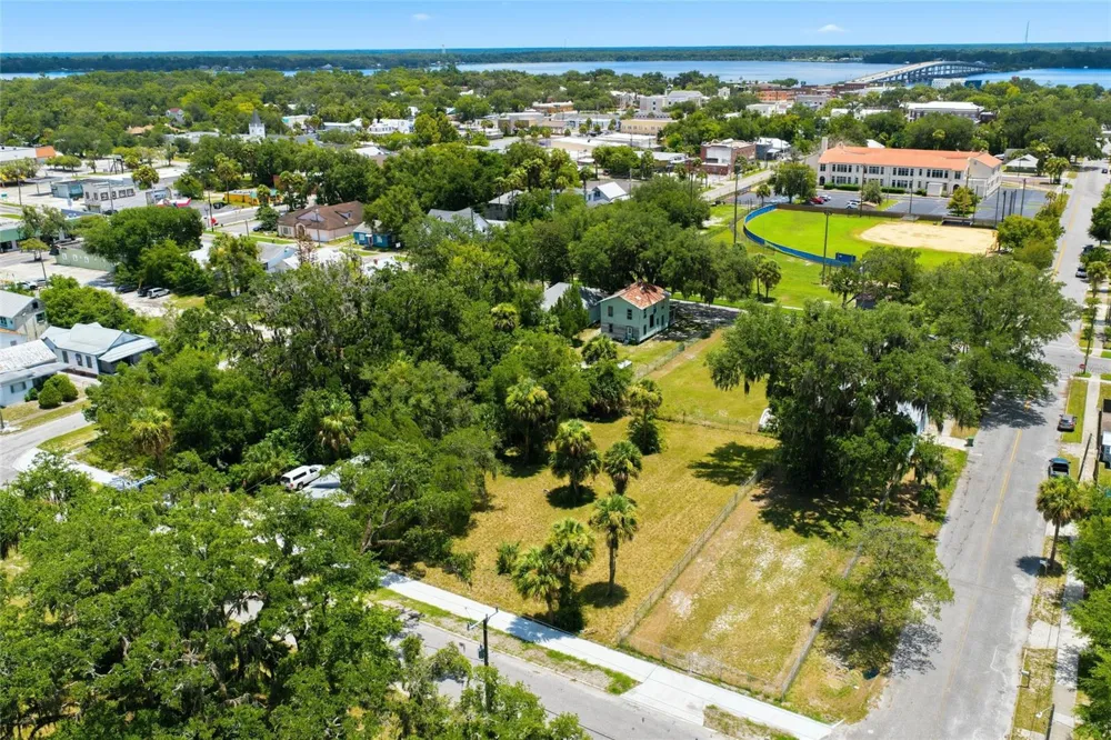 219 S 10TH STREET Palatka, FL 32177