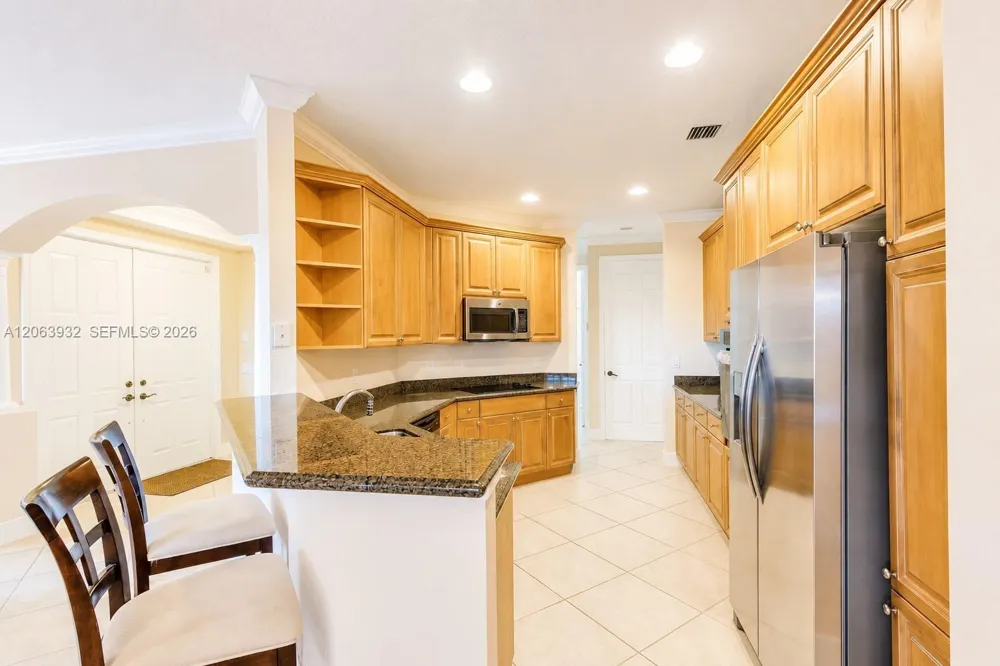 2703 Center Ct Dr #1-14 Weston, FL 33332
