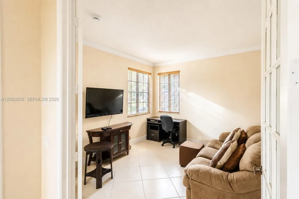 2703 Center Ct Dr #1-14 Weston, FL 33332