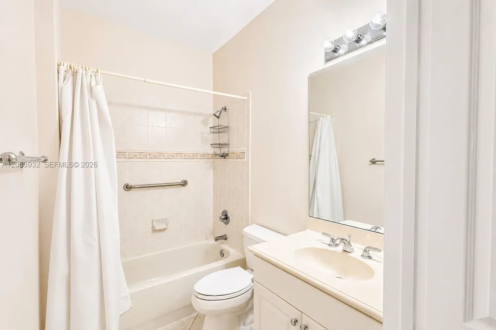 2703 Center Ct Dr #1-14 Weston, FL 33332