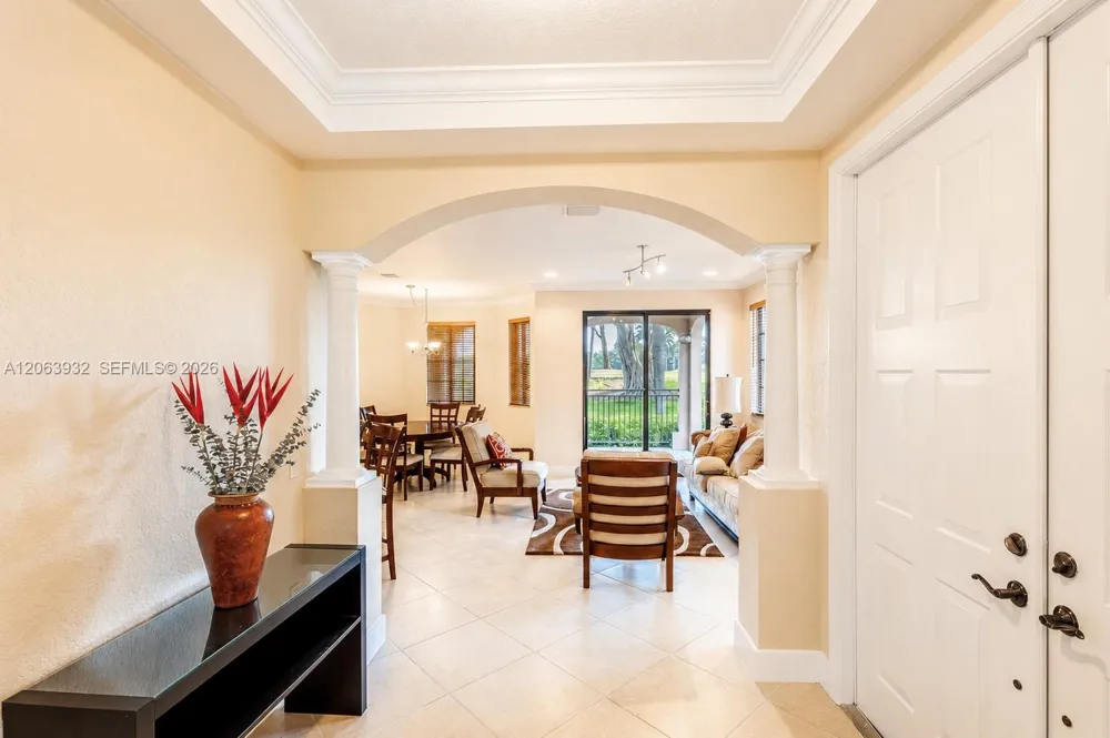 2703 Center Ct Dr #1-14 Weston, FL 33332