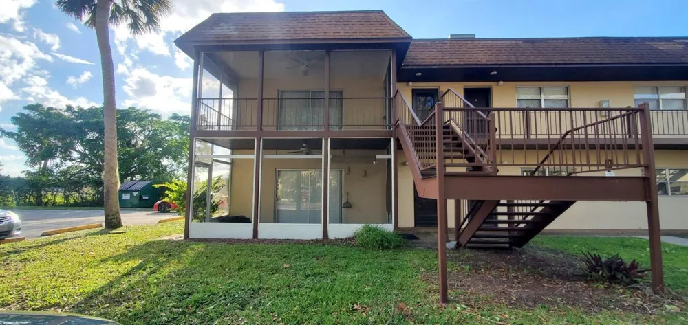 3124 US Highway 441 SE #J1 Okeechobee, FL 34974