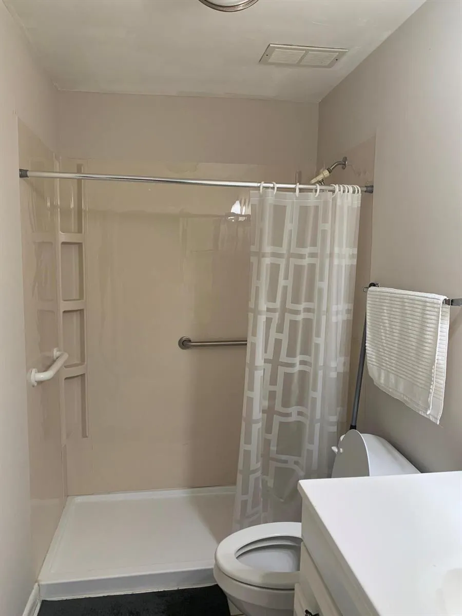 3124 US Highway 441 SE #J1 Okeechobee, FL 34974