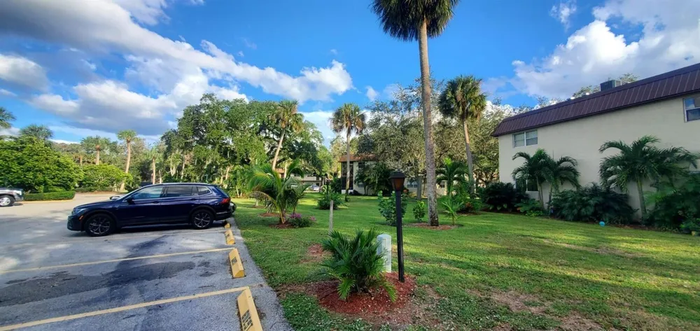 3124 US Highway 441 SE #J1 Okeechobee, FL 34974