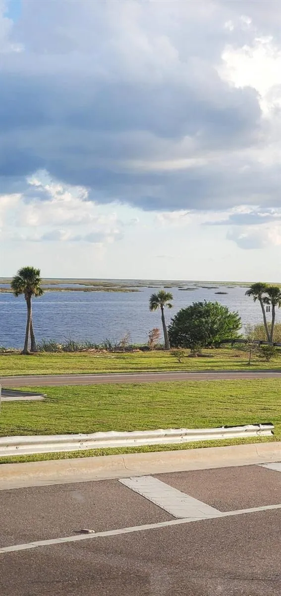 3124 US Highway 441 SE #J1 Okeechobee, FL 34974