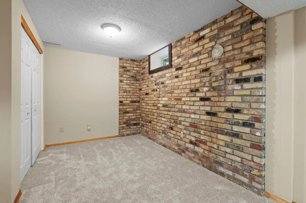 16249 Xenia Street NW Andover, MN 55304