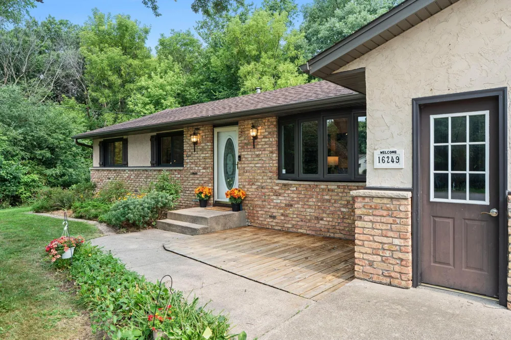 16249 Xenia Street NW Andover, MN 55304
