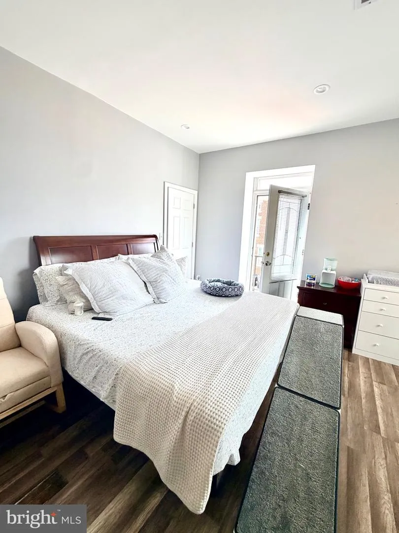 521 E MOORE STREET Norristown, PA 19401