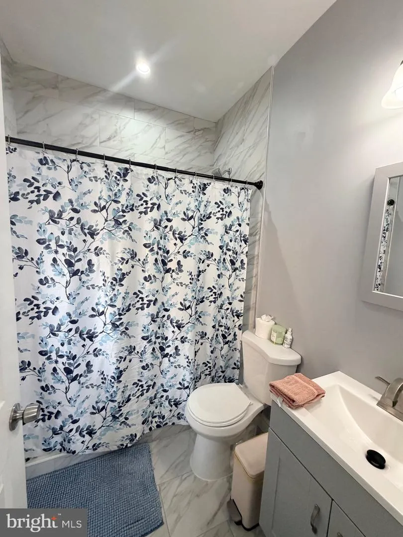 521 E MOORE STREET Norristown, PA 19401