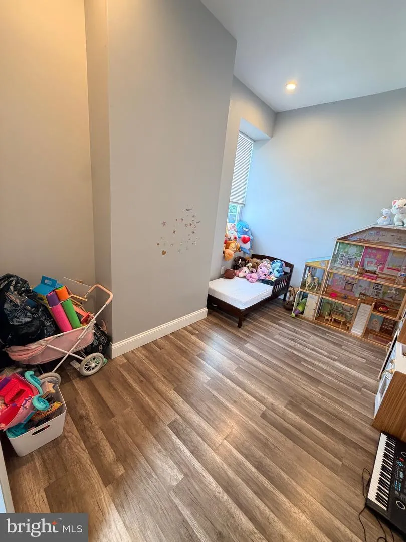 521 E MOORE STREET Norristown, PA 19401