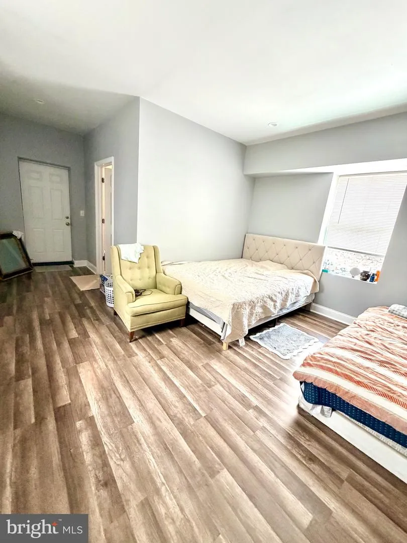 521 E MOORE STREET Norristown, PA 19401