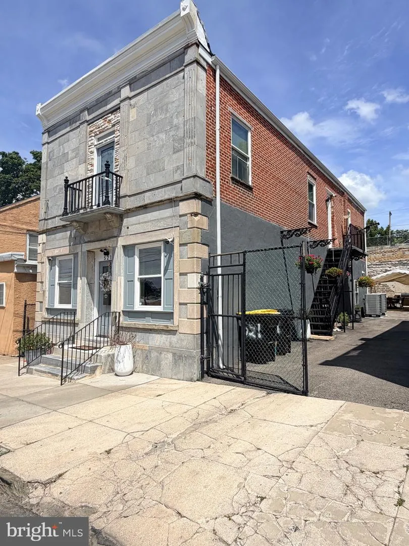 521 E MOORE STREET Norristown, PA 19401