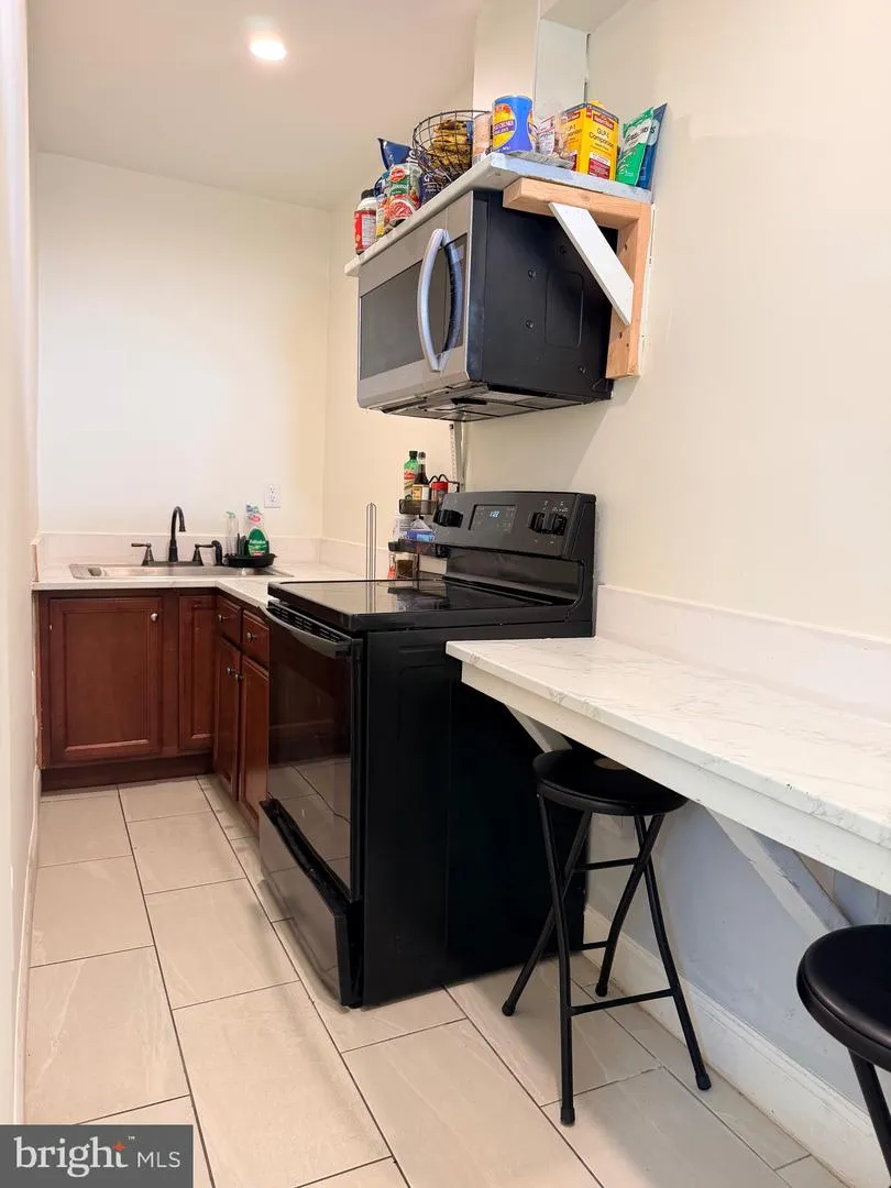 521 E MOORE STREET Norristown, PA 19401