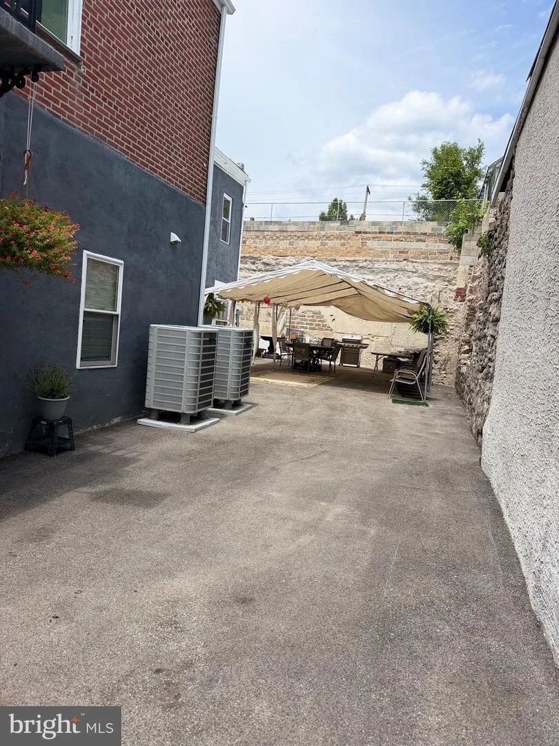 521 E MOORE STREET Norristown, PA 19401