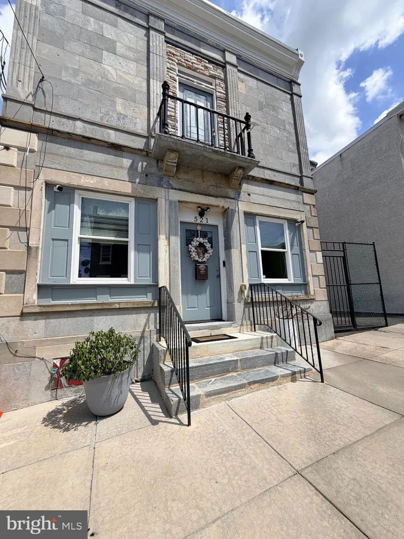 521 E MOORE STREET Norristown, PA 19401