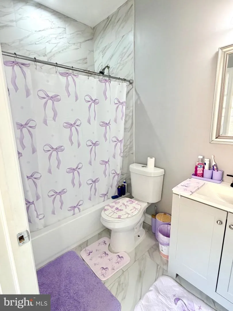 521 E MOORE STREET Norristown, PA 19401