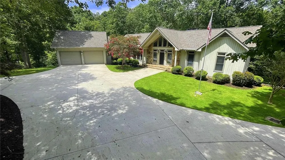 156 Thundering Waters Drive Cornelia, GA 30531