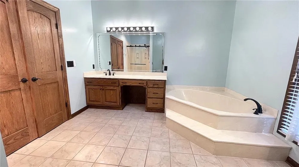 156 Thundering Waters Drive Cornelia, GA 30531