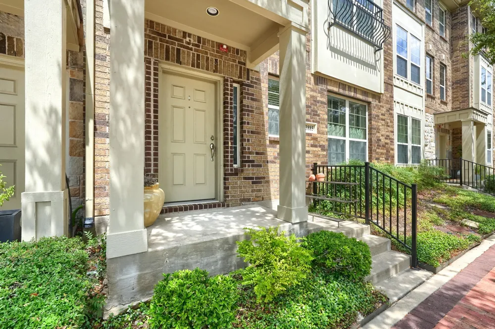 3885 Asbury Lane Addison, TX 75001