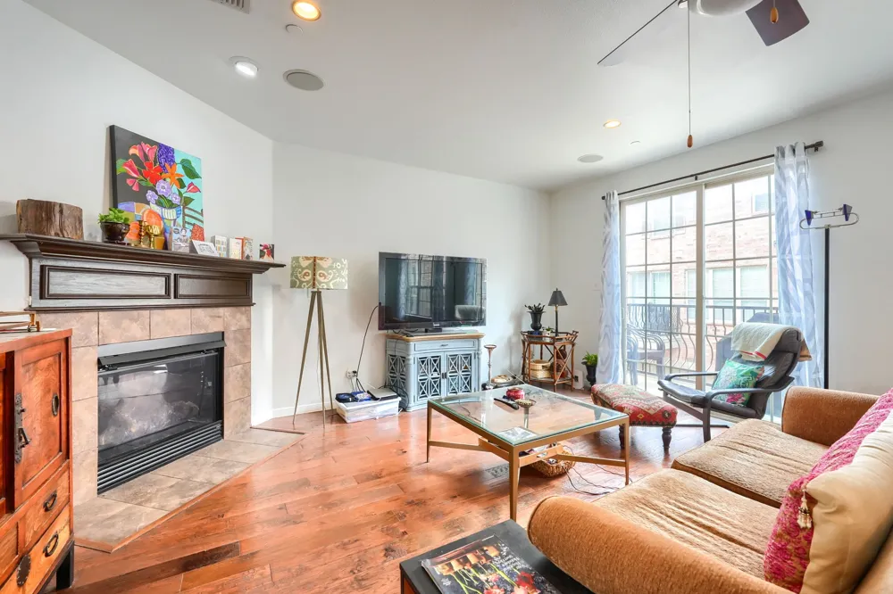 3885 Asbury Lane Addison, TX 75001
