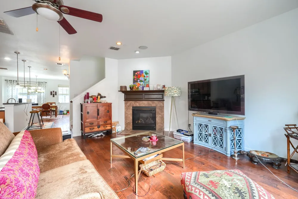 3885 Asbury Lane Addison, TX 75001