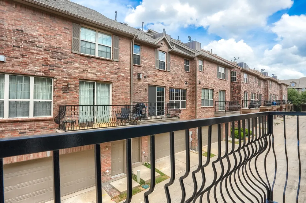 3885 Asbury Lane Addison, TX 75001