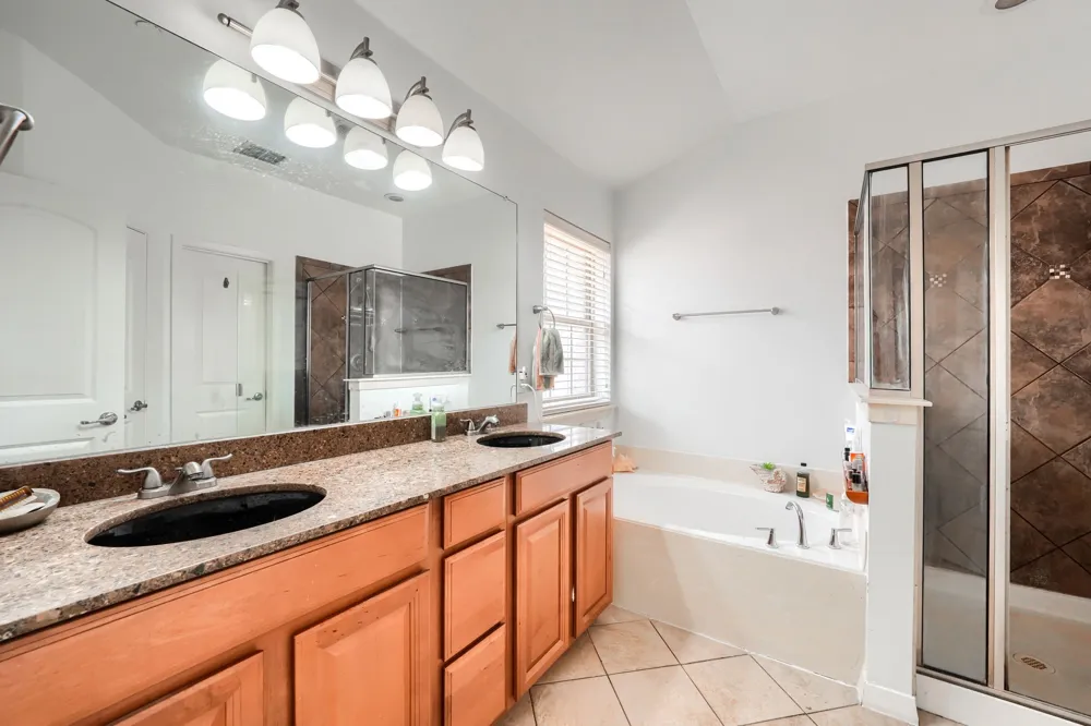 3885 Asbury Lane Addison, TX 75001