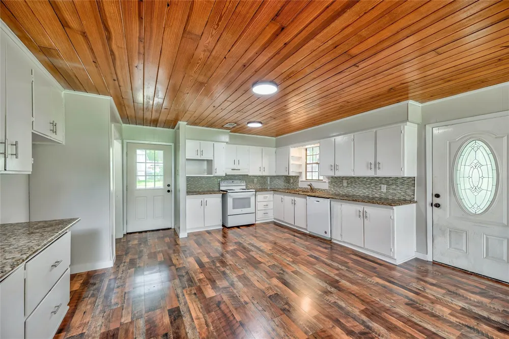 428 Lakewood Drive Trinity, TX 75862