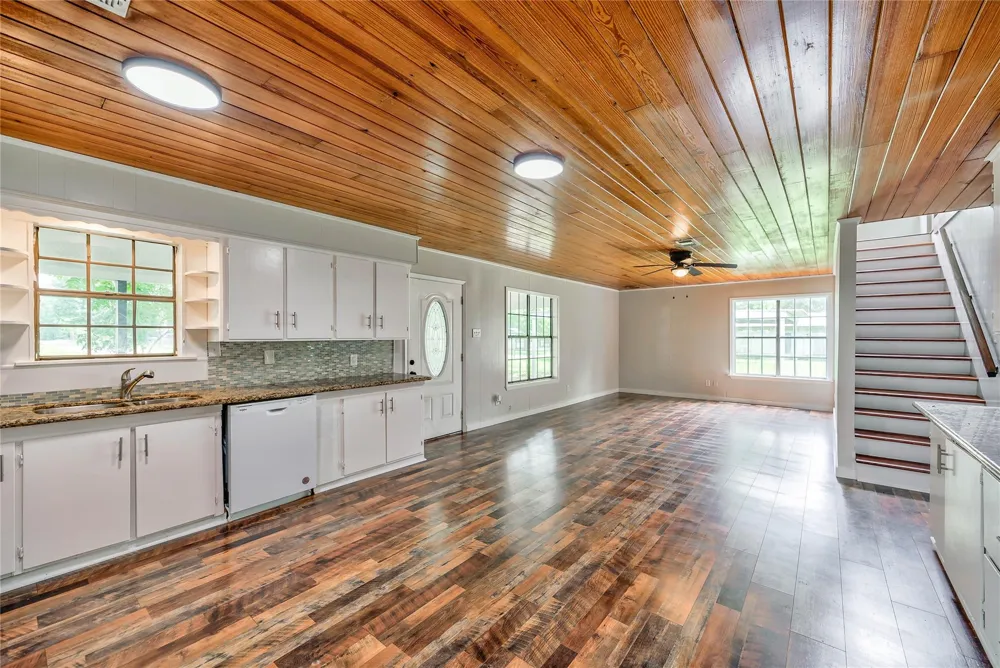 428 Lakewood Drive Trinity, TX 75862