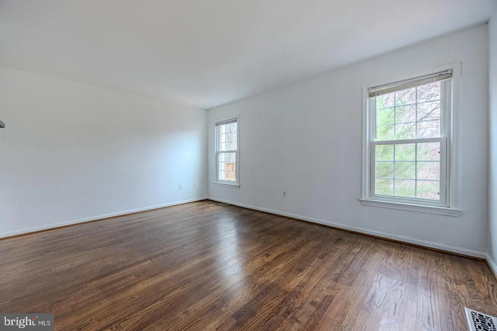 8200 MAPLE RIDGE AVENUE Springfield, VA 22153