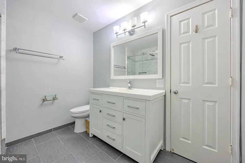 8200 MAPLE RIDGE AVENUE Springfield, VA 22153