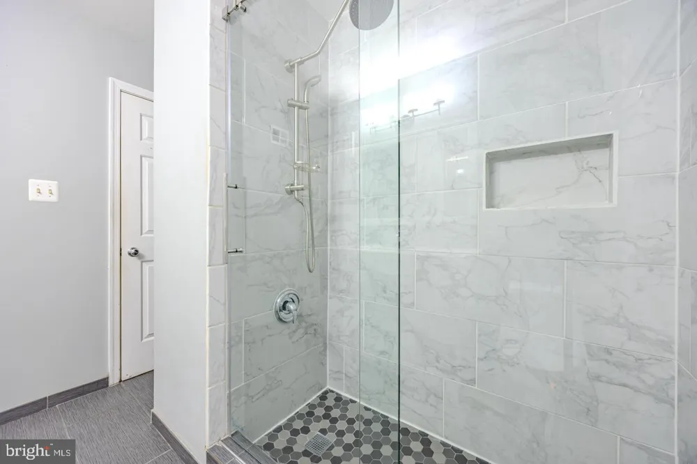 8200 MAPLE RIDGE AVENUE Springfield, VA 22153