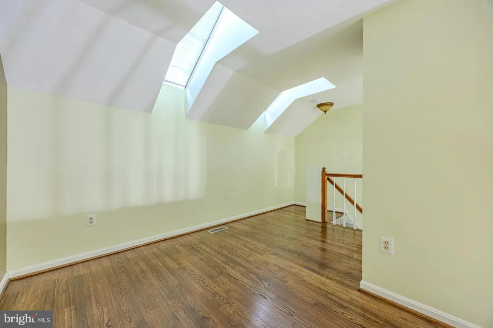 8200 MAPLE RIDGE AVENUE Springfield, VA 22153