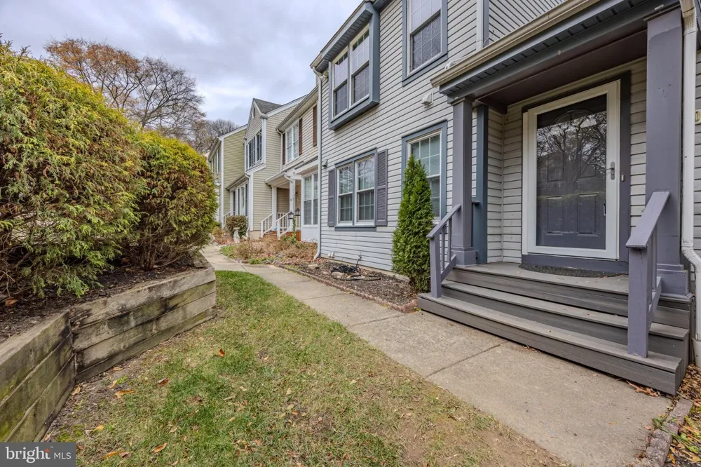 8200 MAPLE RIDGE AVENUE Springfield, VA 22153