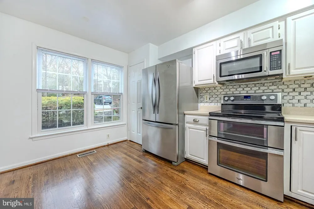 8200 MAPLE RIDGE AVENUE Springfield, VA 22153