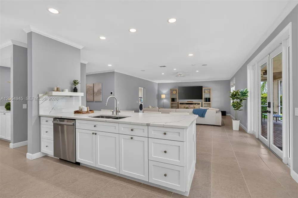 1038 Lavender Cir Weston, FL 33327