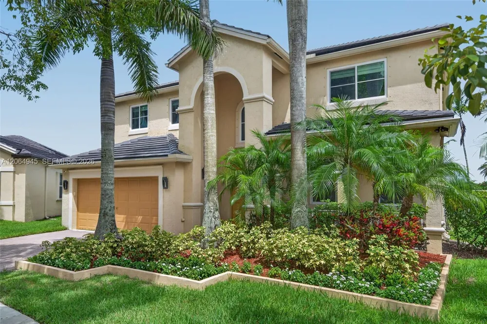 1038 Lavender Cir Weston, FL 33327
