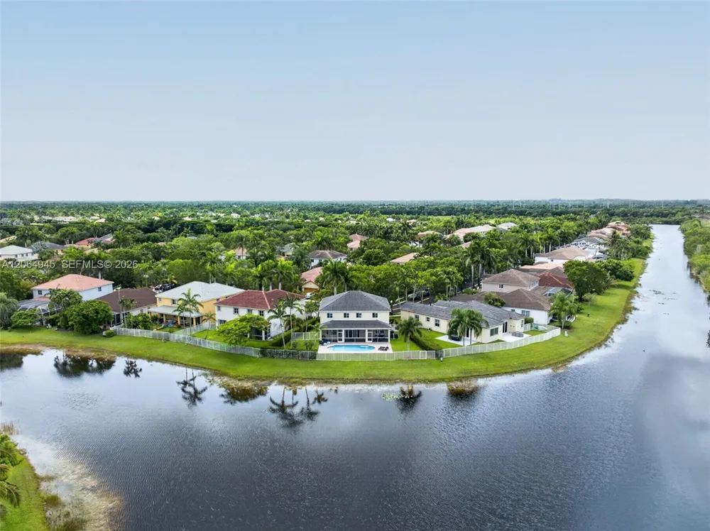 1038 Lavender Cir Weston, FL 33327