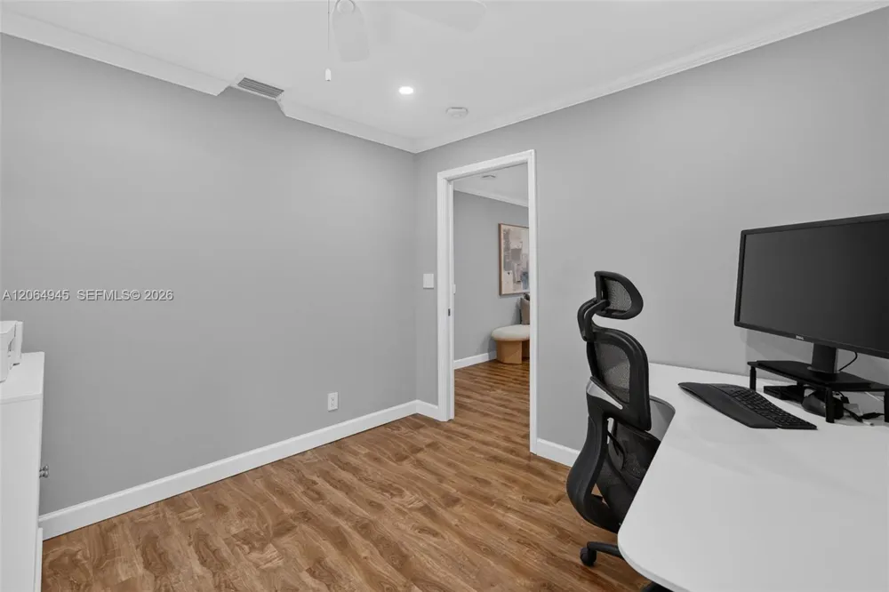 1038 Lavender Cir Weston, FL 33327