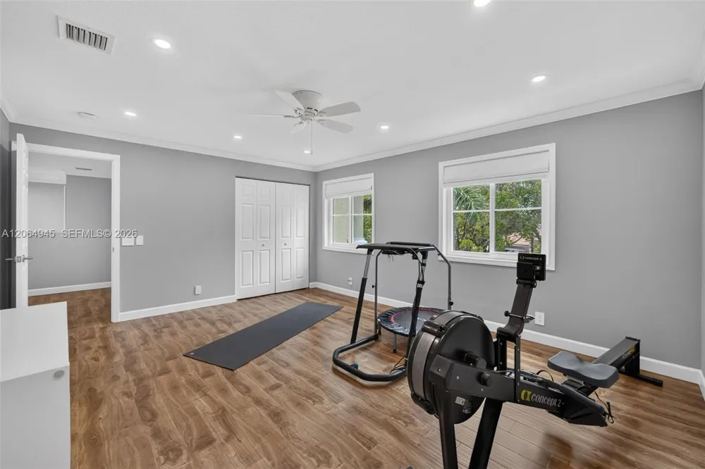 1038 Lavender Cir Weston, FL 33327