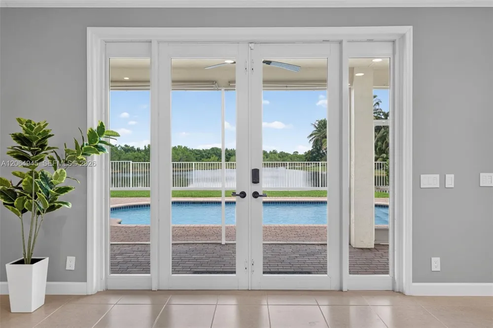 1038 Lavender Cir Weston, FL 33327