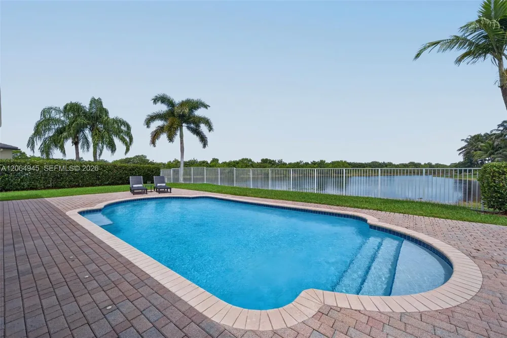 1038 Lavender Cir Weston, FL 33327