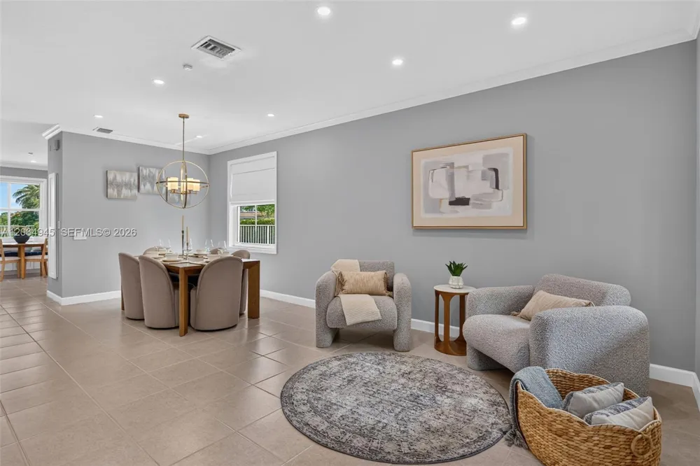 1038 Lavender Cir Weston, FL 33327